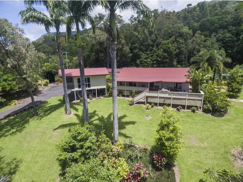 1-5 Bruce Avenue, Oak Beach QLD 4877