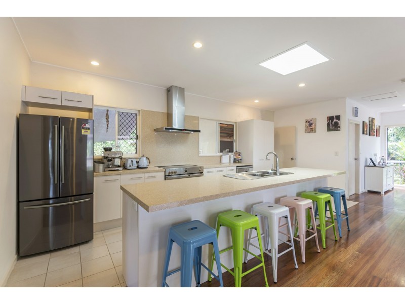 1-5 Bruce Avenue, Oak Beach QLD 4877