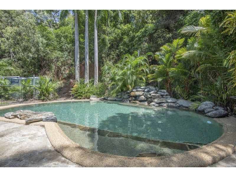 1-5 Bruce Avenue, Oak Beach QLD 4877