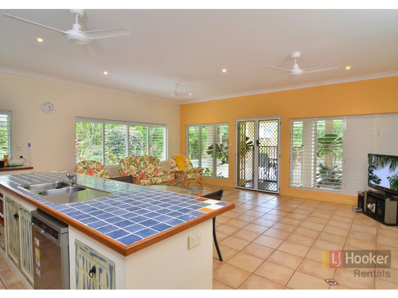 5 Seabrook Avenue, Port Douglas QLD 4877