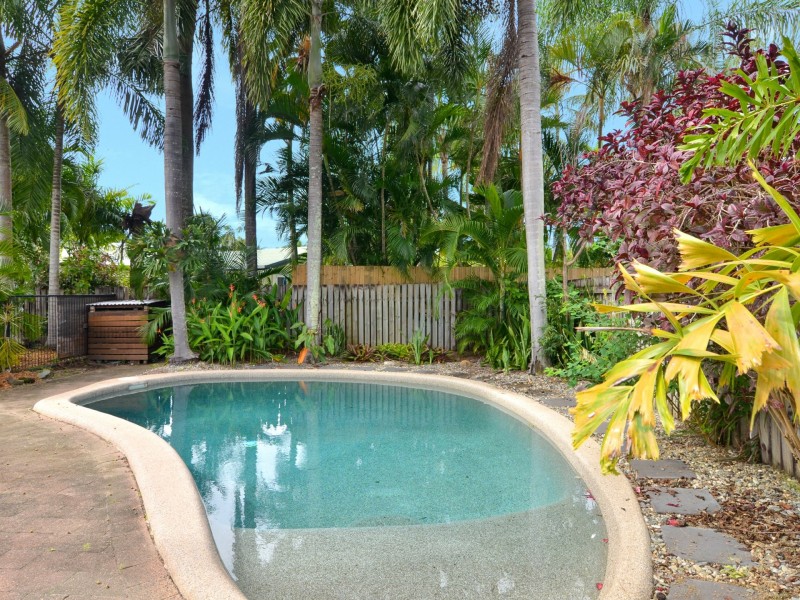 7 Endeavour Street, Port Douglas QLD 4877