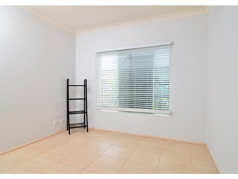 4 Riflebird Crescent, Mossman QLD 4873