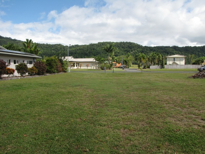 24 Ives Avenue, Wonga Beach QLD 4873