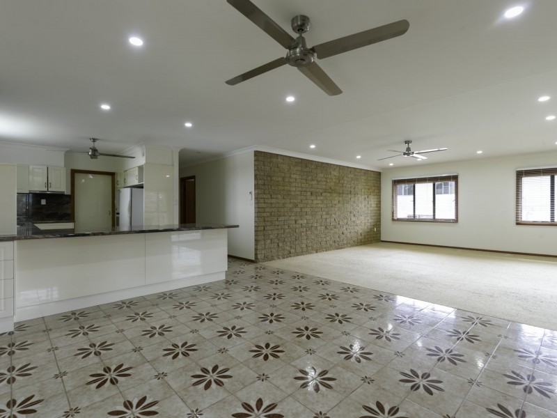 6 Rocky Point School Road, Rocky Point QLD 4873