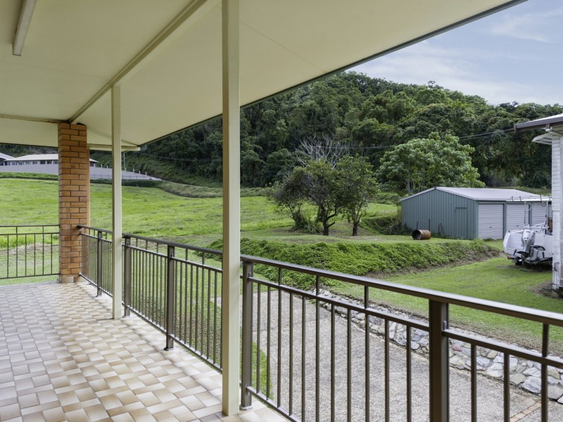 6 Rocky Point School Road, Rocky Point QLD 4873