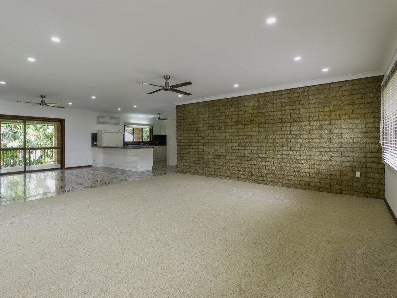 6 Rocky Point School Road, Rocky Point QLD 4873