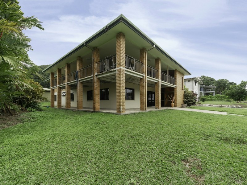 6 Rocky Point School Road, Rocky Point QLD 4873