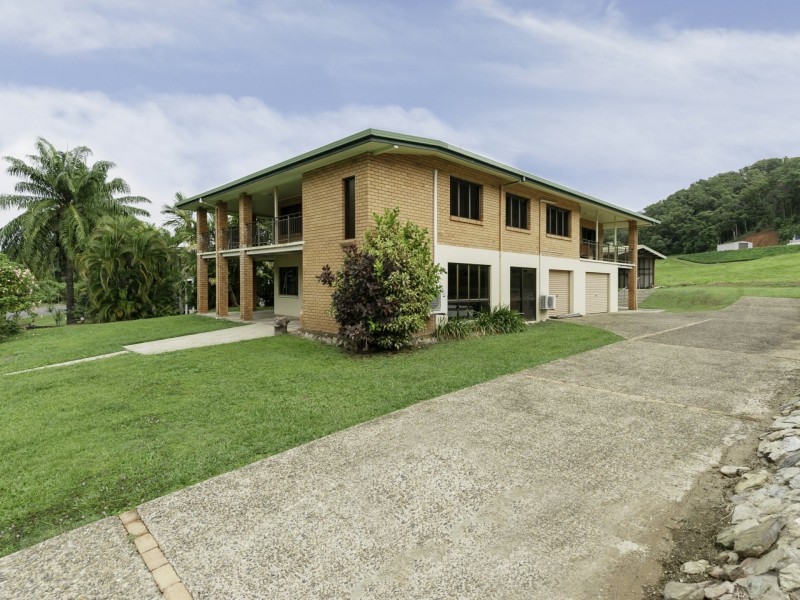 6 Rocky Point School Road, Rocky Point QLD 4873