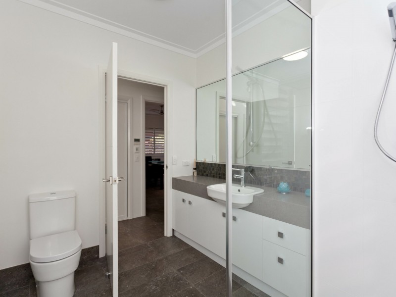 98 Marine Parade, Newell QLD 4873