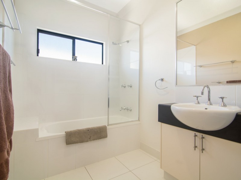 1 Julaji Close, Cooya Beach QLD 4873