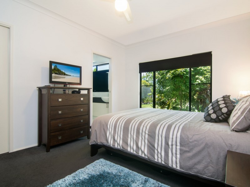 1 Julaji Close, Cooya Beach QLD 4873