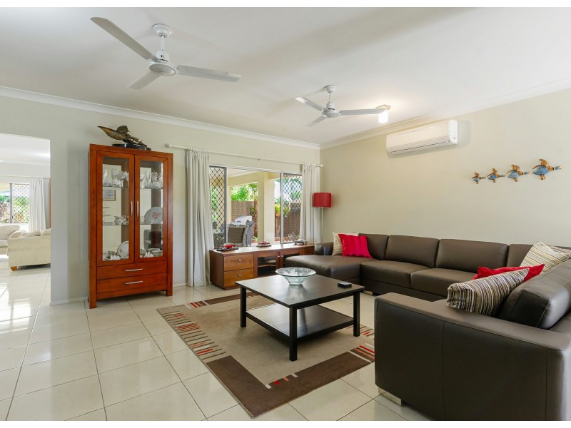 21 Riflebird Crescent, Mossman QLD 4873