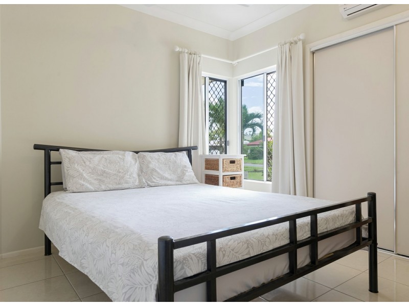 21 Riflebird Crescent, Mossman QLD 4873