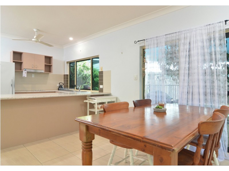 4 Riflebird Crescent, Mossman QLD 4873