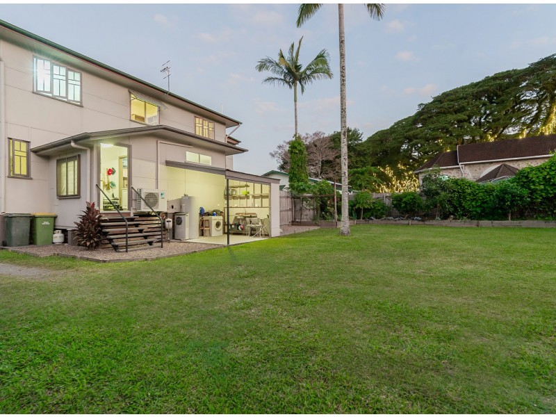 8 Mossman Street, Mossman QLD 4873