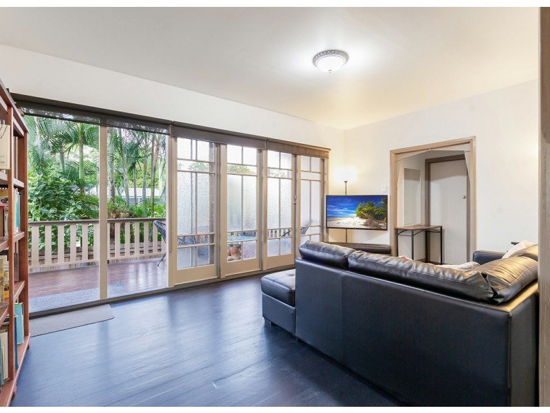 8 Mossman Street, Mossman QLD 4873