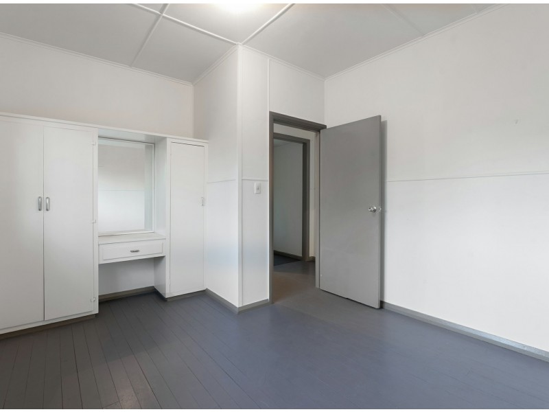 8 Mossman Street, Mossman QLD 4873