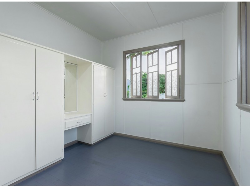 8 Mossman Street, Mossman QLD 4873