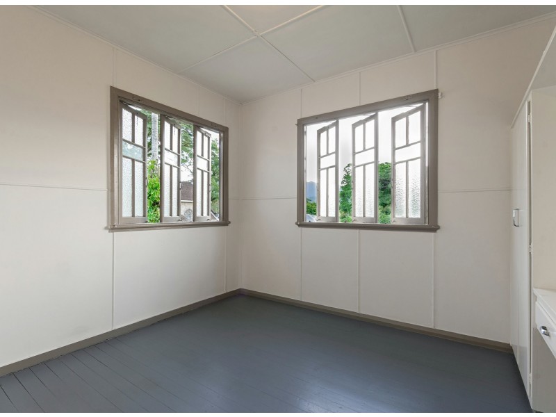 8 Mossman Street, Mossman QLD 4873