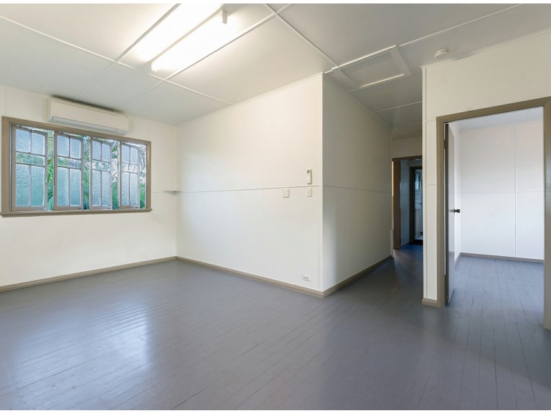 8 Mossman Street, Mossman QLD 4873