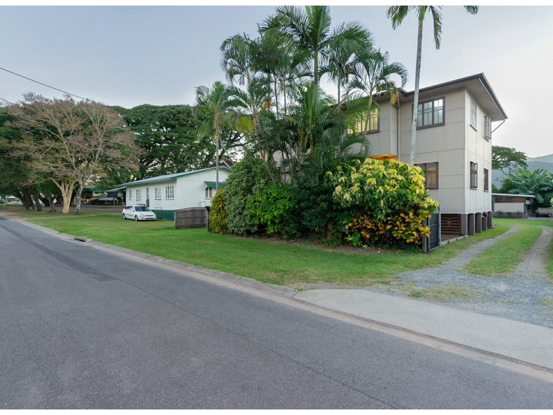 8 Mossman Street, Mossman QLD 4873