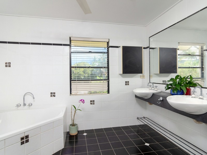 13 Ruby Close, Port Douglas QLD 4877