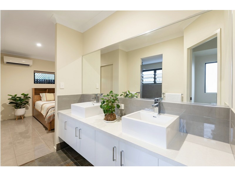 14 Yiki Street, Port Douglas QLD 4877