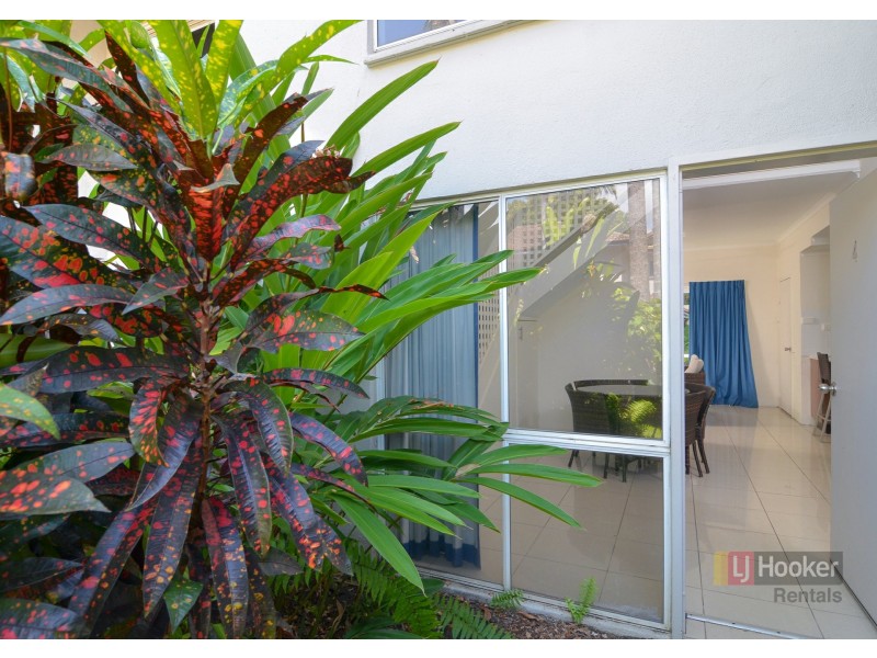 Villa 4/121-137 Port Douglas Road, Port Douglas QLD 4877