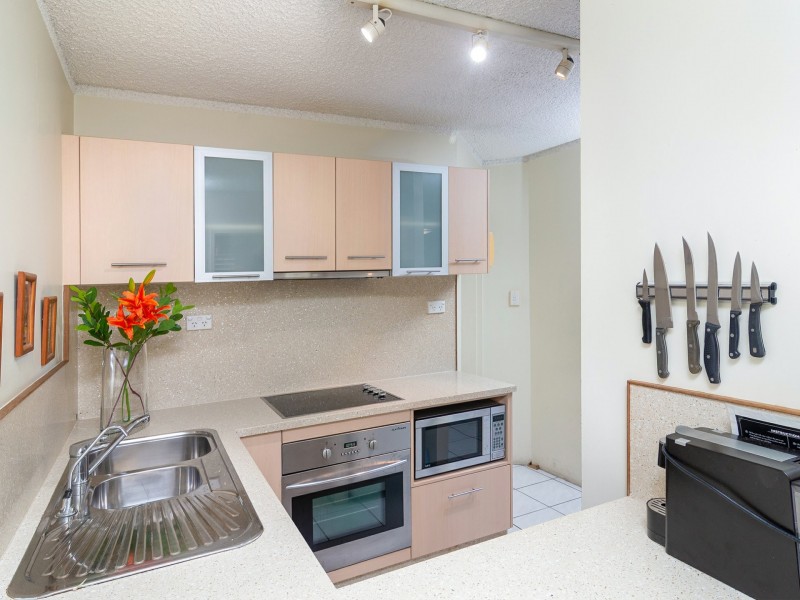 7 Queenslander/8-10 Mudlo Street, Port Douglas QLD 4877