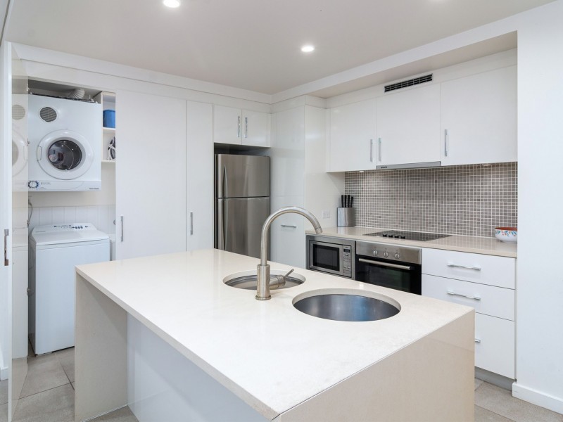 101 & 102 Sea Temple/22 Mitre Street, Port Douglas QLD 4877