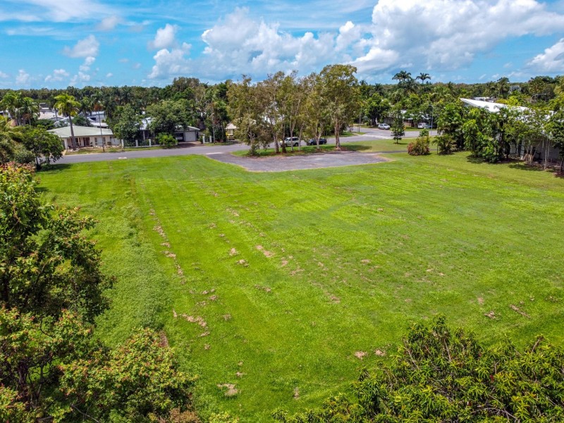 6 Endeavour Street, Port Douglas QLD 4877