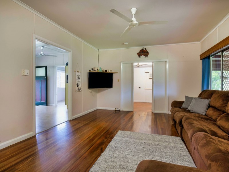 19 Foxton Avenue, Mossman QLD 4873