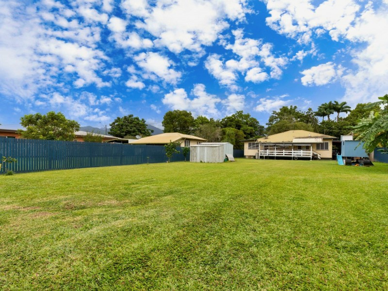 19 Foxton Avenue, Mossman QLD 4873