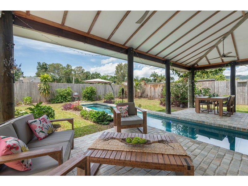 9 Baler Street, Port Douglas QLD 4877