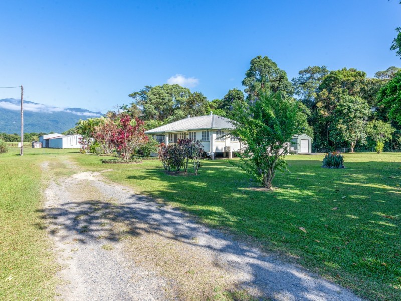 127 Miallo Road, Miallo QLD 4873