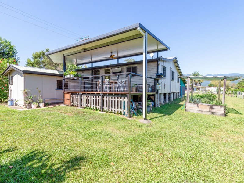 37 Cedars Street, Mossman QLD 4873