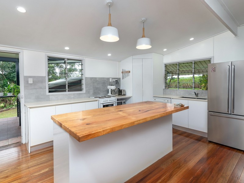 37 Cedars Street, Mossman QLD 4873