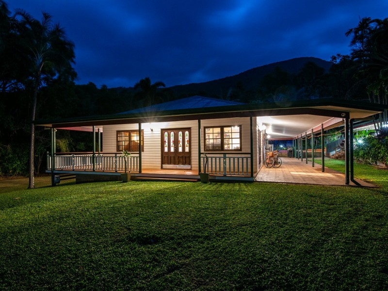 14-16 Nancy Close, Oak Beach QLD 4877