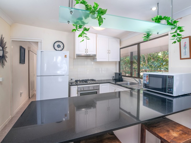 14-16 Nancy Close, Oak Beach QLD 4877