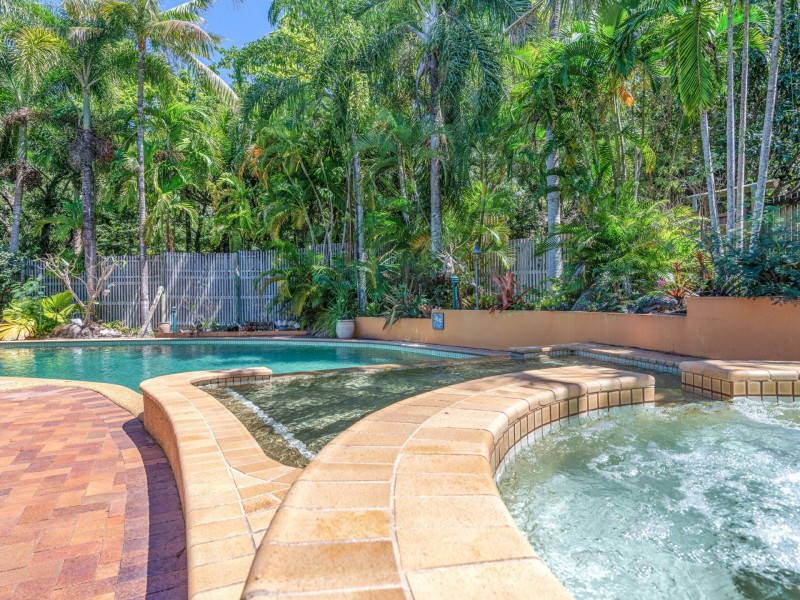 14-16 Nancy Close, Oak Beach QLD 4877