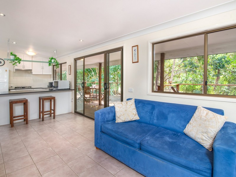 14-16 Nancy Close, Oak Beach QLD 4877