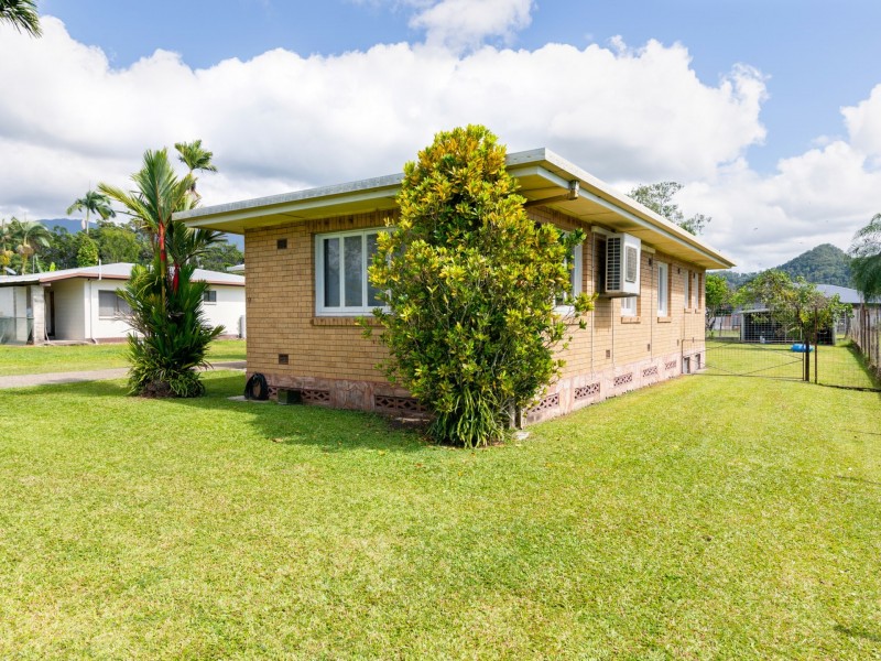 9 Cedars Street, Mossman QLD 4873
