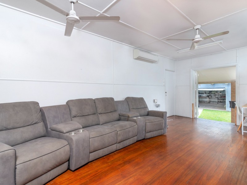 9 Cedars Street, Mossman QLD 4873