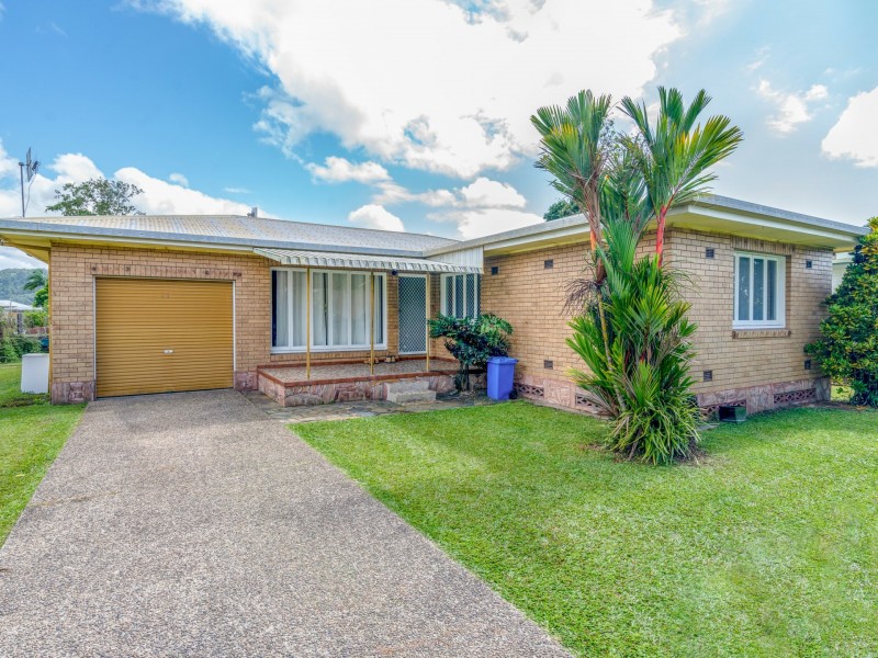 9 Cedars Street, Mossman QLD 4873