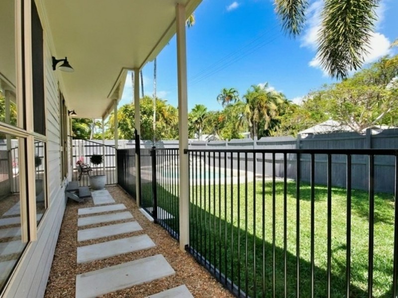 1/21 Limpet Avenue, Port Douglas QLD 4877