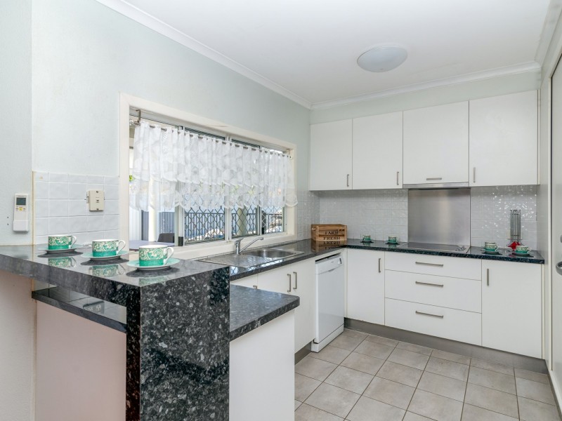 15 Watson Close, Mossman QLD 4873