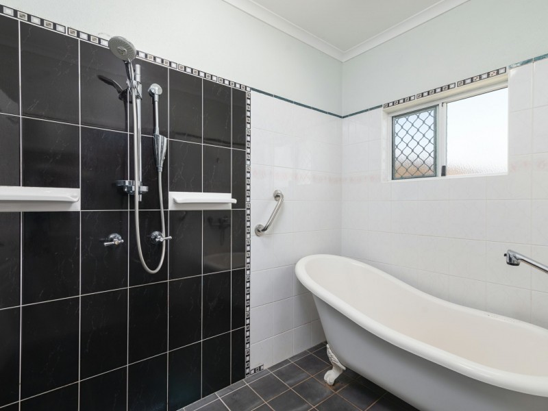 15 Watson Close, Mossman QLD 4873