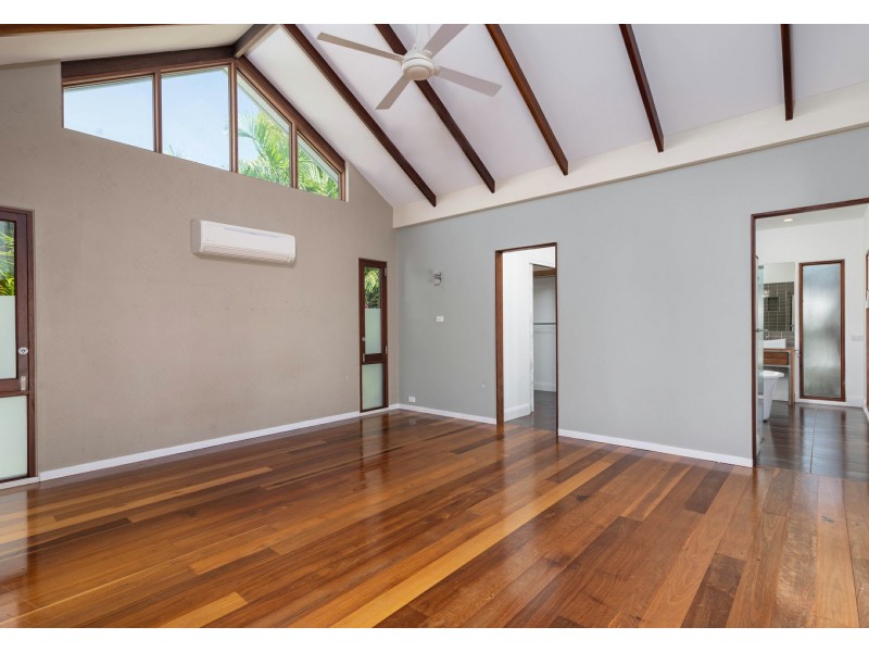 9 Limpet Ave, Port Douglas QLD 4877