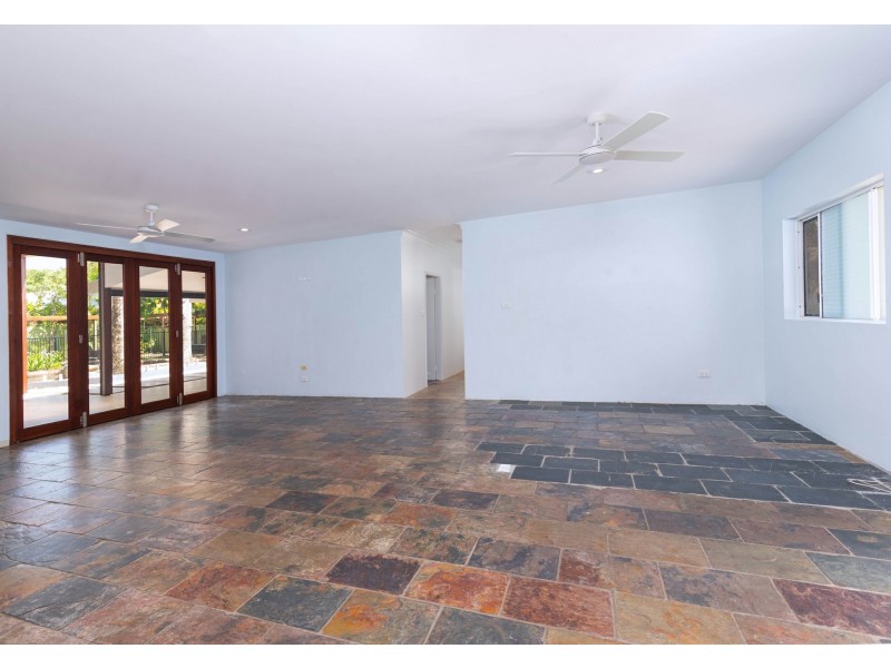 9 Limpet Ave, Port Douglas QLD 4877