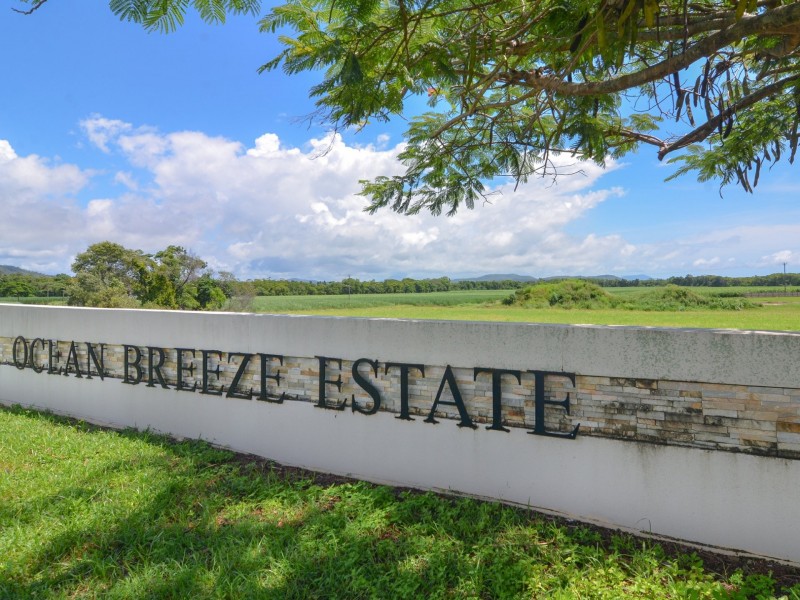10 Danbal Close, Cooya Beach QLD 4873